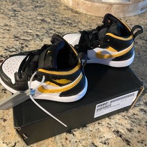 Brand new in box, toddlers size 4. Ordered wrong size and can’t return